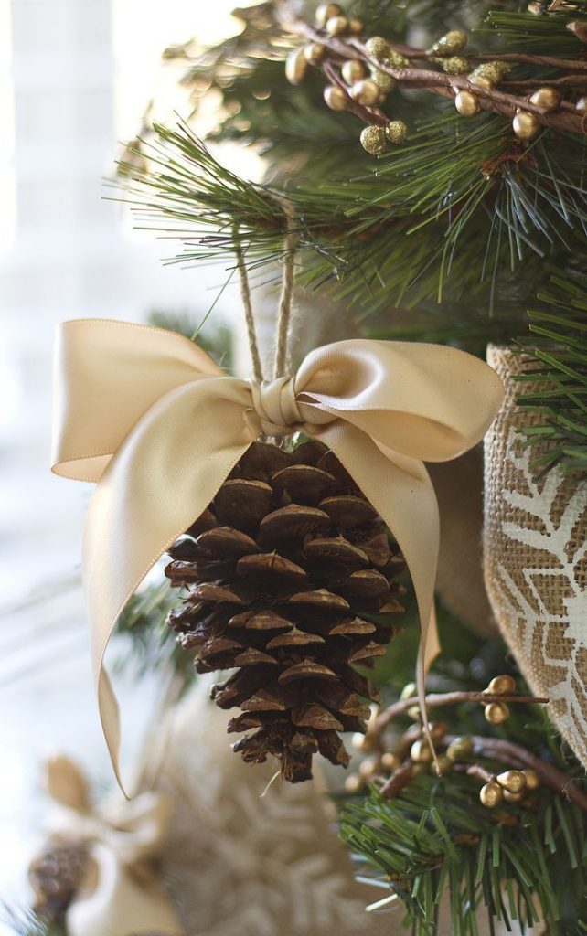 natural pine cone ornament